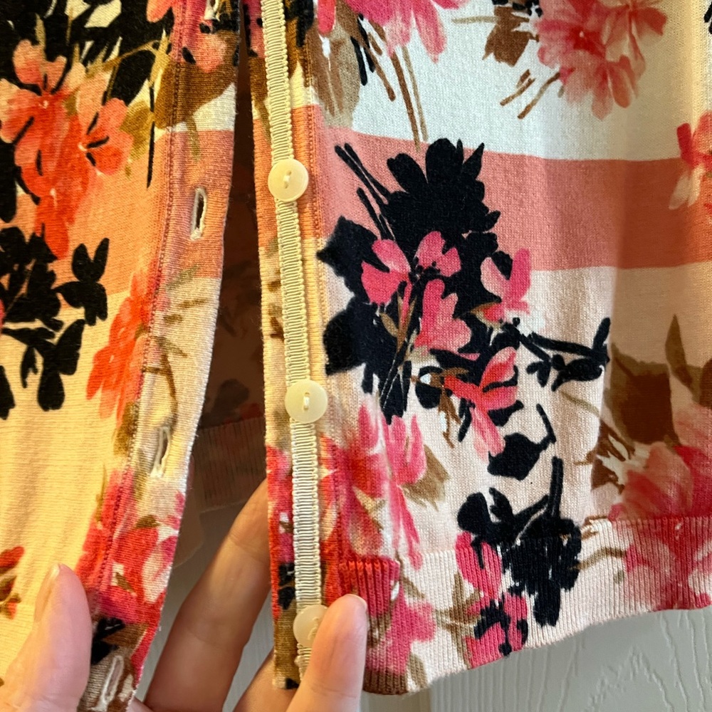🌺EUC Talbots Spring Floral Cardigan button front 3/4 sleeve